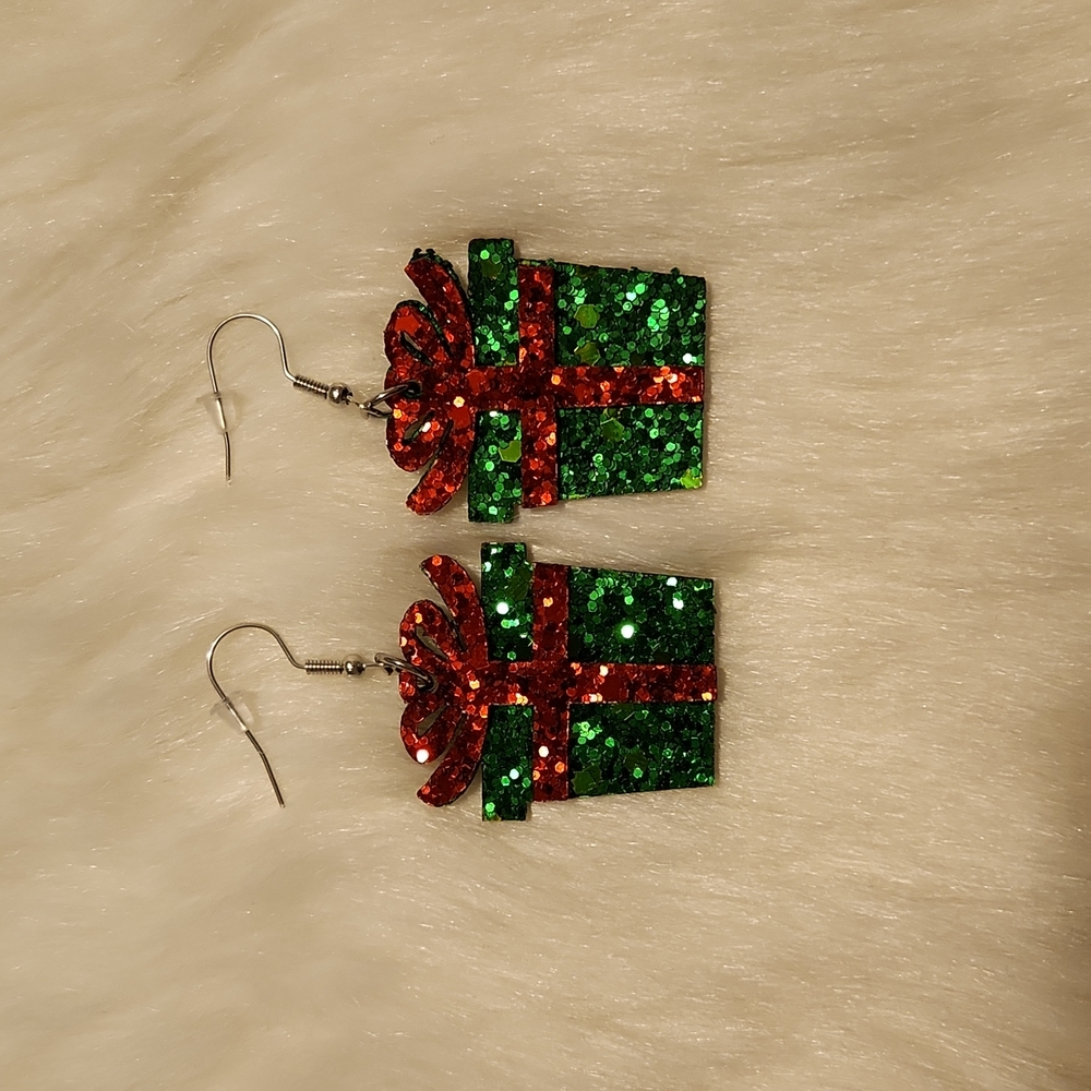 NWT Christmas Present Earrings